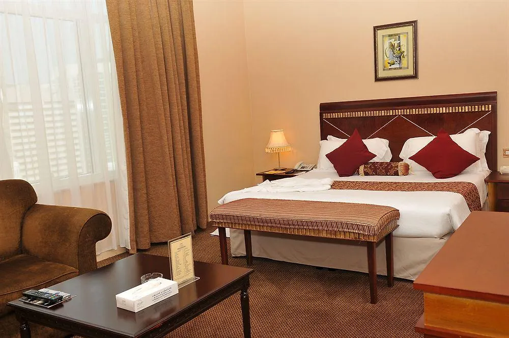 Контакты Cassells Hotel Apartments